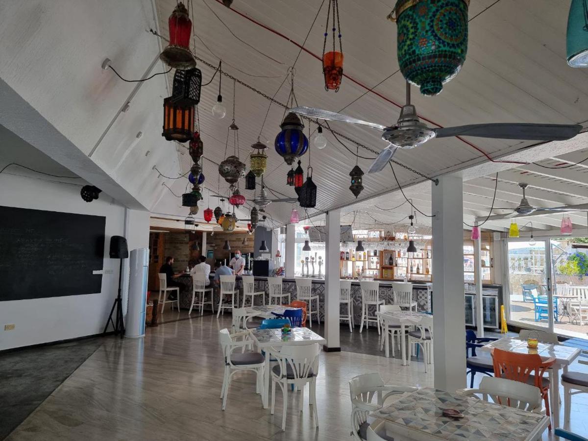 Nereus Hotel Paphos Exterior photo